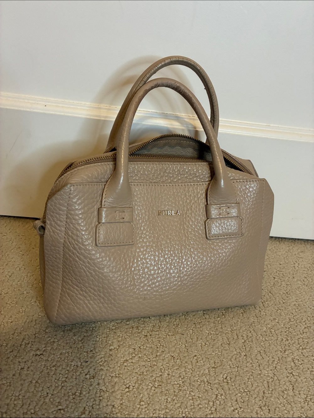 Furla Capriccio S Satchel Bag Grained Leather Beige Greige Top Handle👝